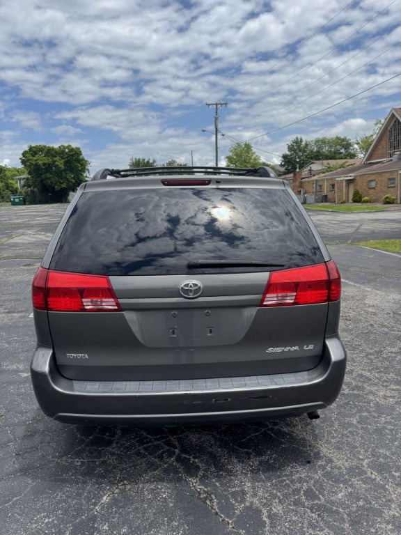 2004 Toyota Sienna Image 5