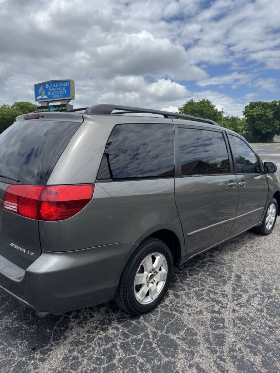 2004 Toyota Sienna Image 6