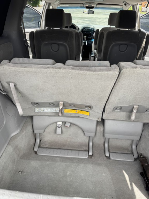2004 Toyota Sienna Image 11