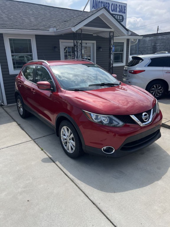 2017 Nissan Rogue Image 1