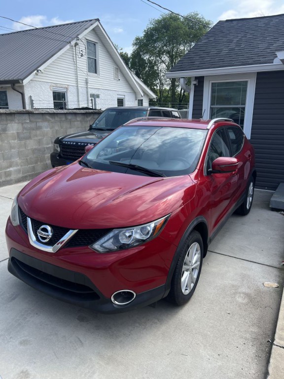 2017 Nissan Rogue Image 2