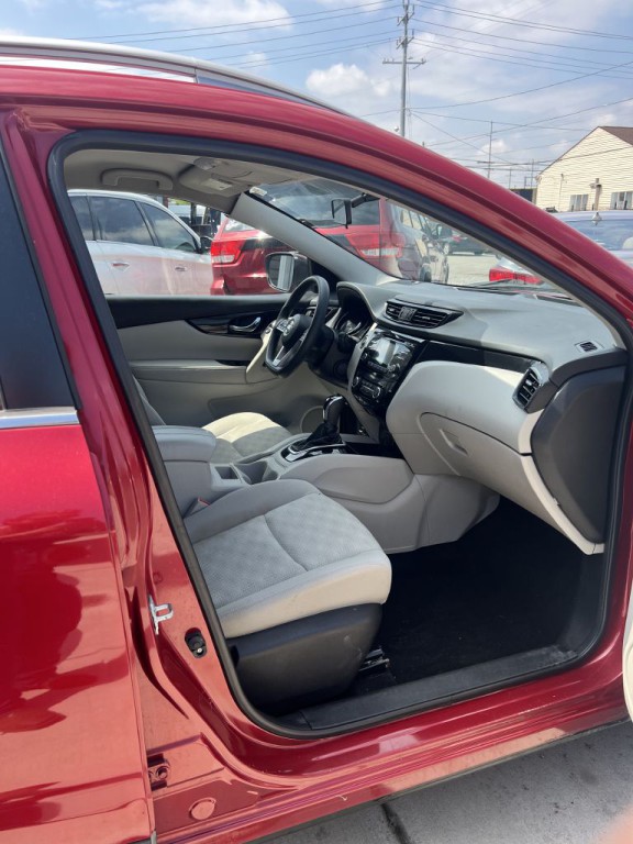 2017 Nissan Rogue Image 8
