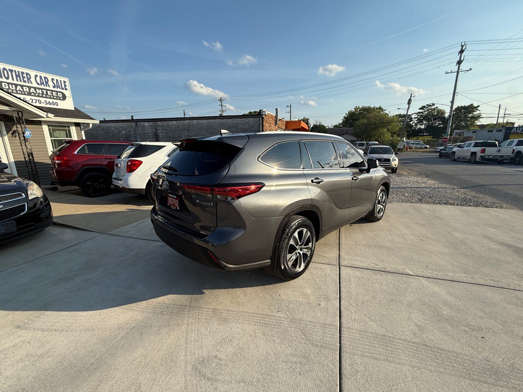 2022 Toyota Highlander Image 3