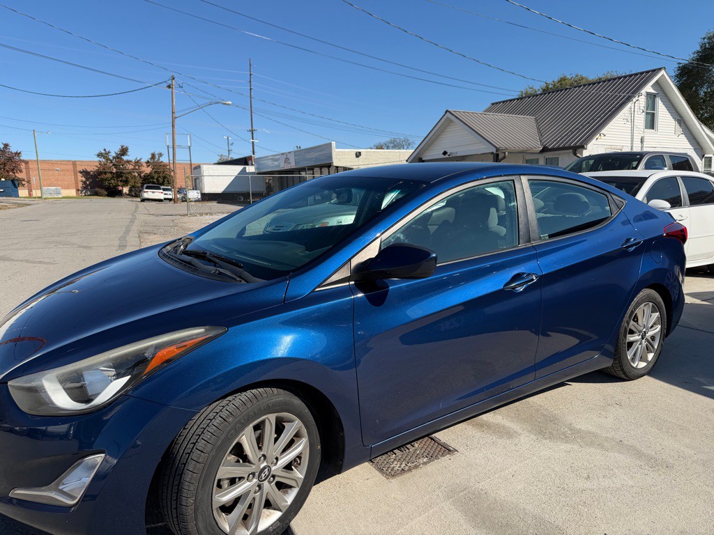 2015 Hyundai Elantra Image 3