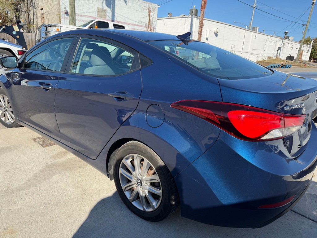 2015 Hyundai Elantra Image 4