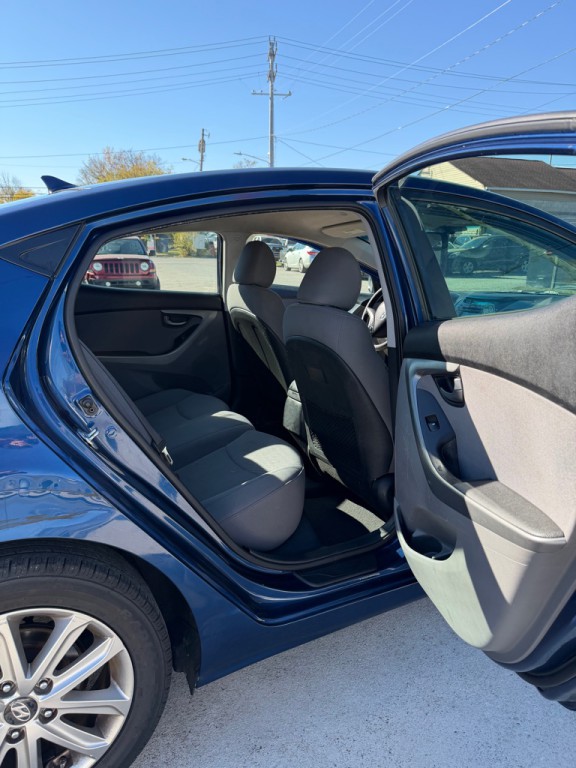 2015 Hyundai Elantra Image 8