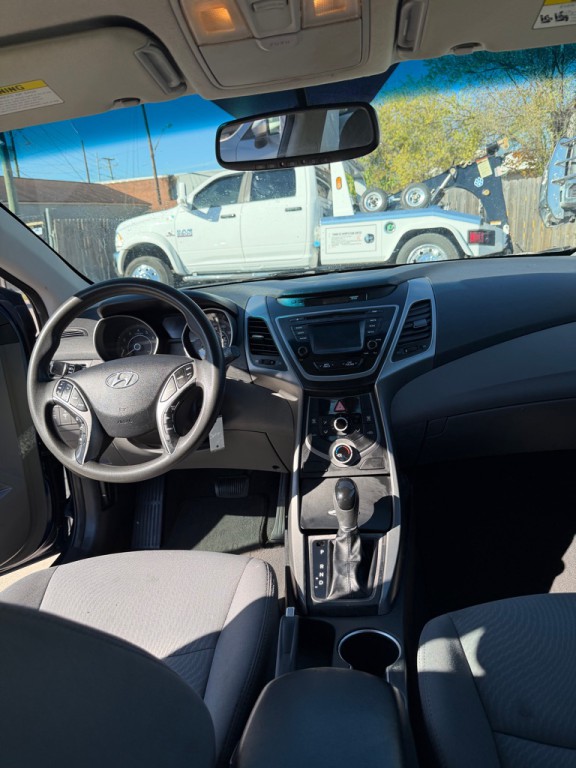 2015 Hyundai Elantra Image 9