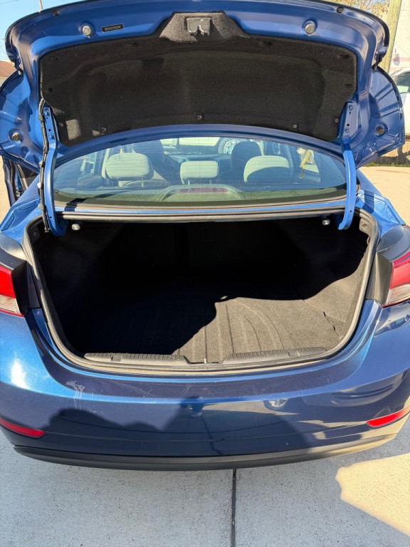2015 Hyundai Elantra Image 10