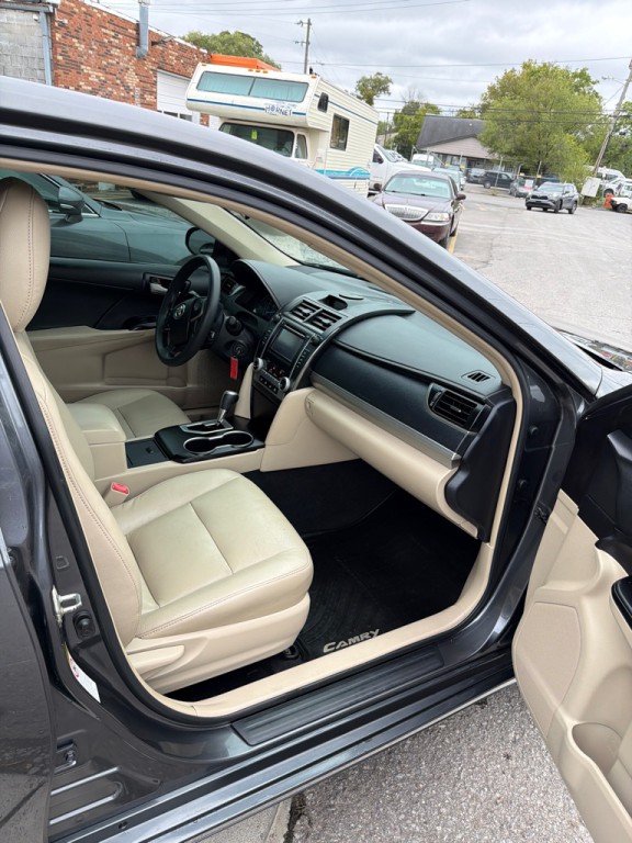 2013 Toyota Camry Image 7