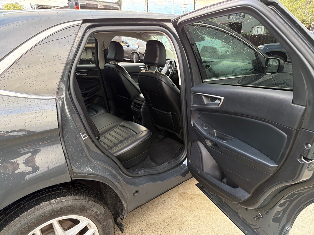 2021 Ford Edge Image 7