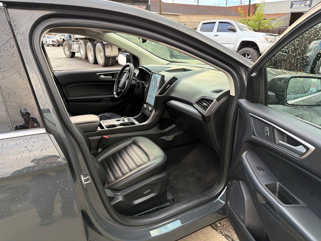 2021 Ford Edge Image 8