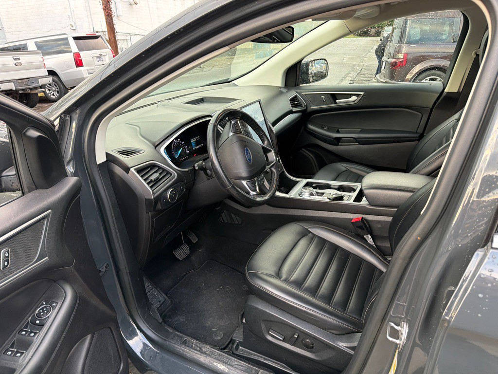 2021 Ford Edge Image 9