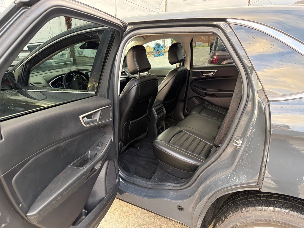 2021 Ford Edge Image 10