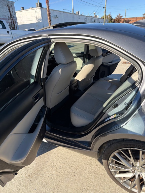 2014 Lexus IS Image 10