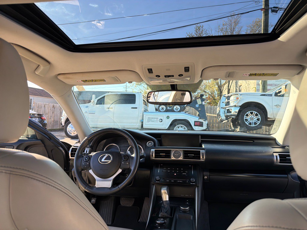 2014 Lexus IS Image 13