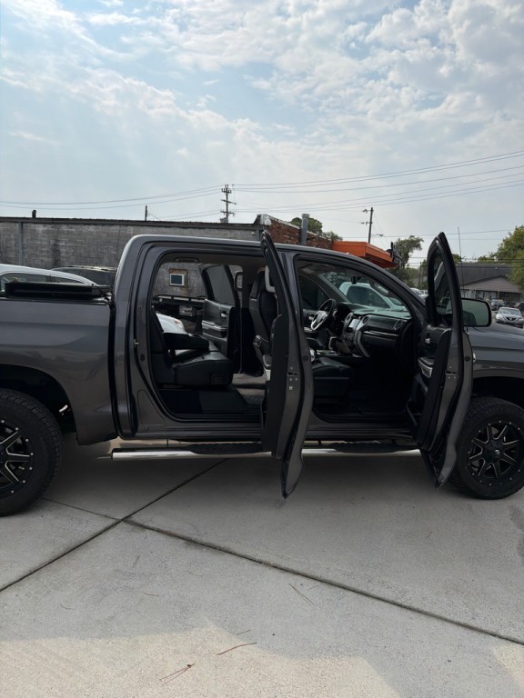2014 Toyota Tundra Image 17