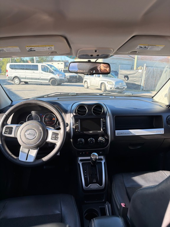 2017 Jeep Compass Image 10