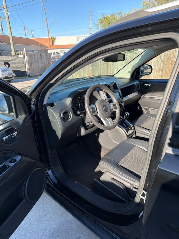 2017 Jeep Compass Image 11