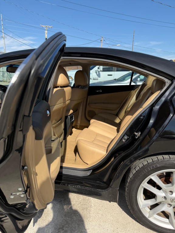 2010 Nissan Maxima Image 4