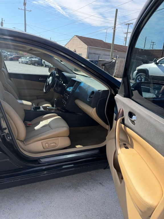 2010 Nissan Maxima Image 5