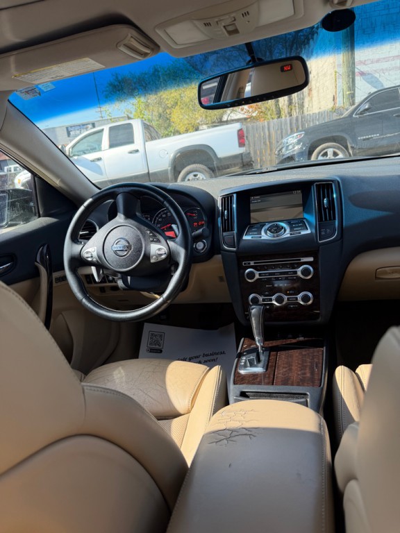 2010 Nissan Maxima Image 8