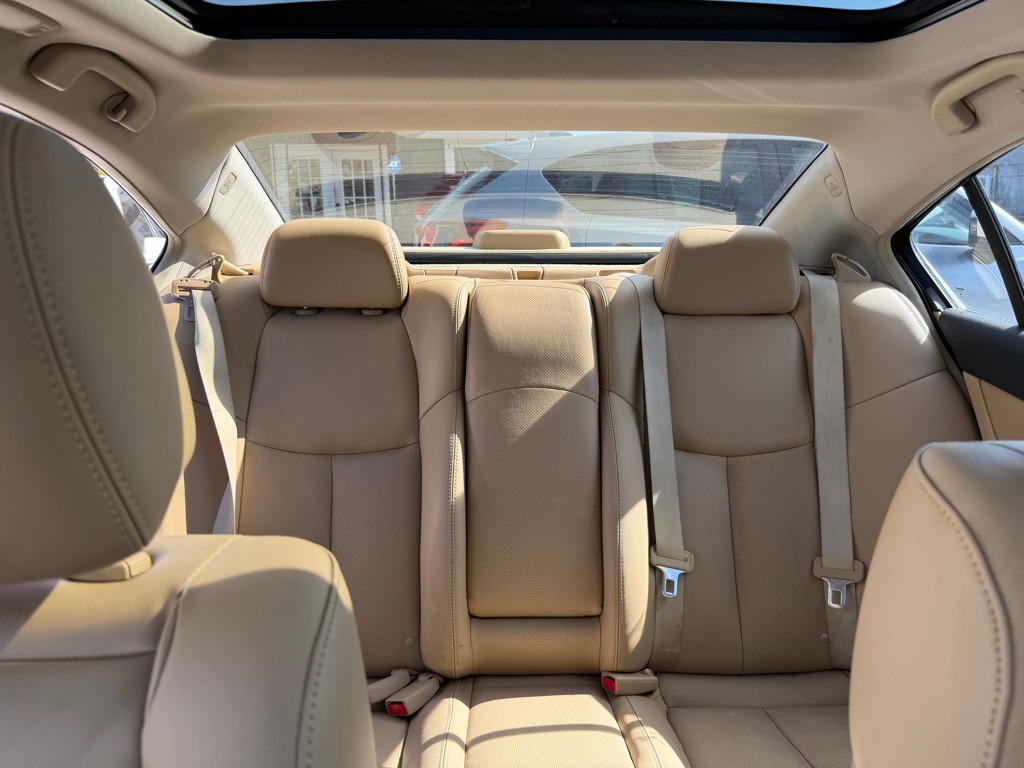 2010 Nissan Maxima Image 9