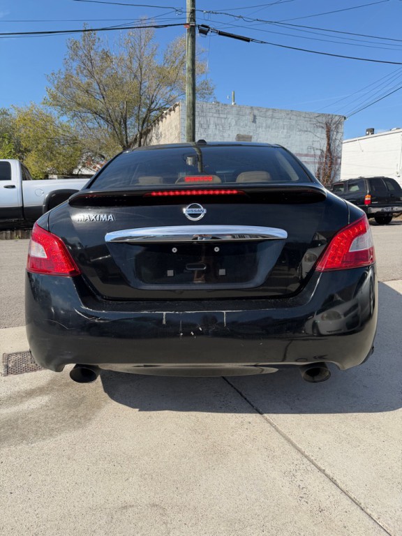 2010 Nissan Maxima Image 2