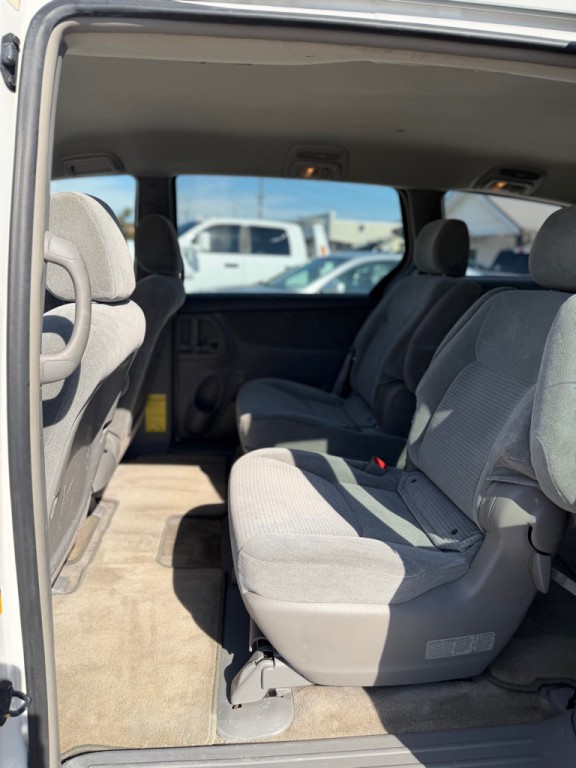 2008 Toyota Sienna Image 5