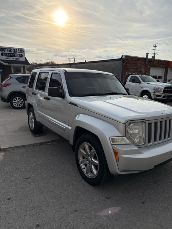 2012 Jeep Liberty Image 2