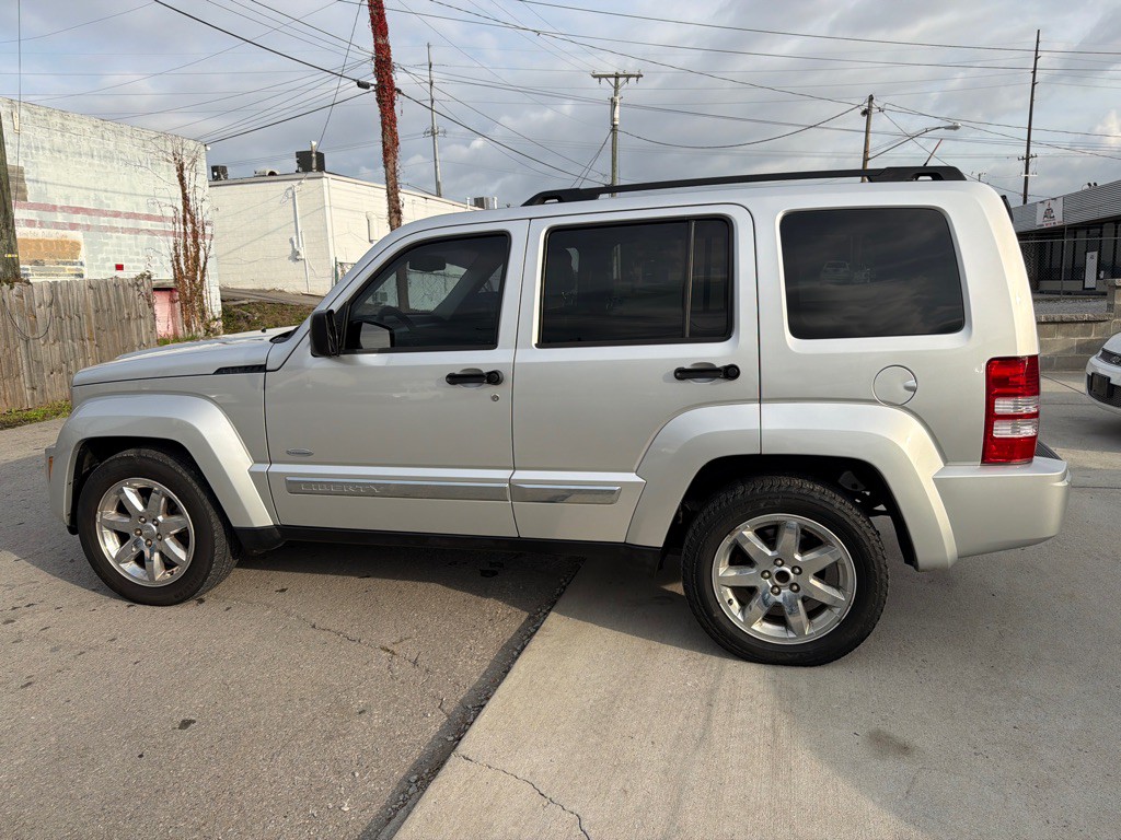 2012 Jeep Liberty Image 4