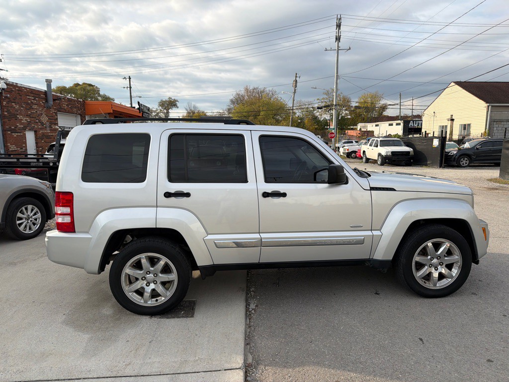 2012 Jeep Liberty Image 7