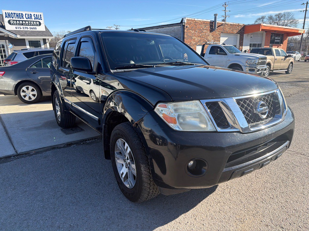 2012 Nissan Pathfinder Image 2