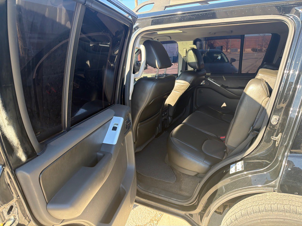 2012 Nissan Pathfinder Image 9