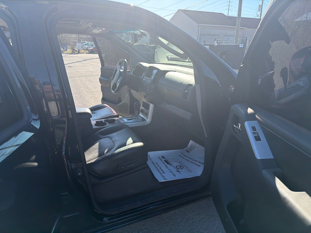 2012 Nissan Pathfinder Image 11
