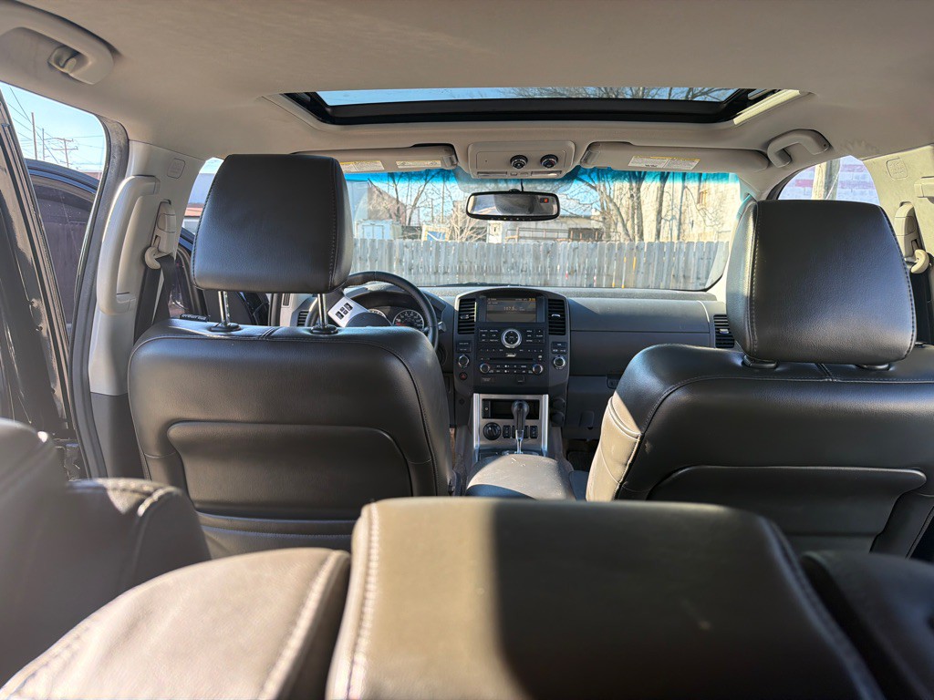 2012 Nissan Pathfinder Image 13