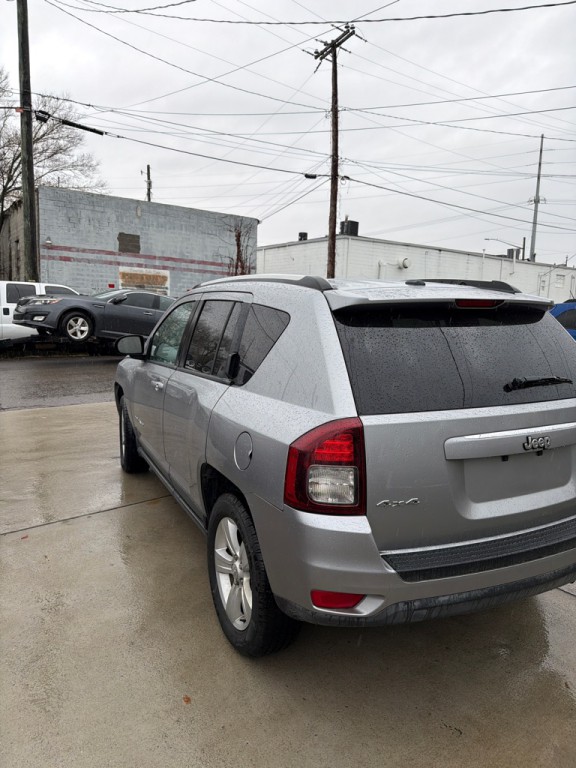 2016 Jeep Compass Image 4