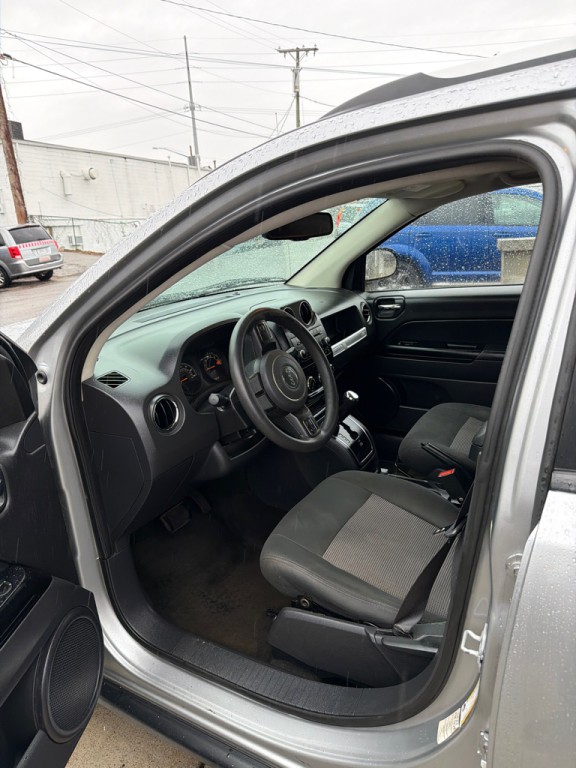 2016 Jeep Compass Image 10