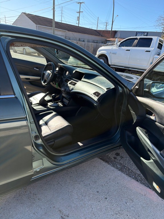 2010 Honda Accord Image 11