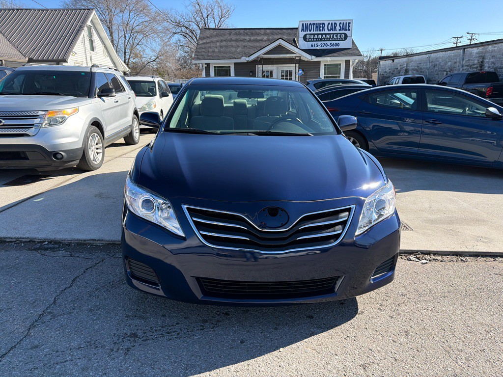 2010 Toyota Camry Image 1
