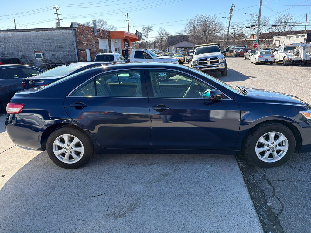 2010 Toyota Camry Image 8