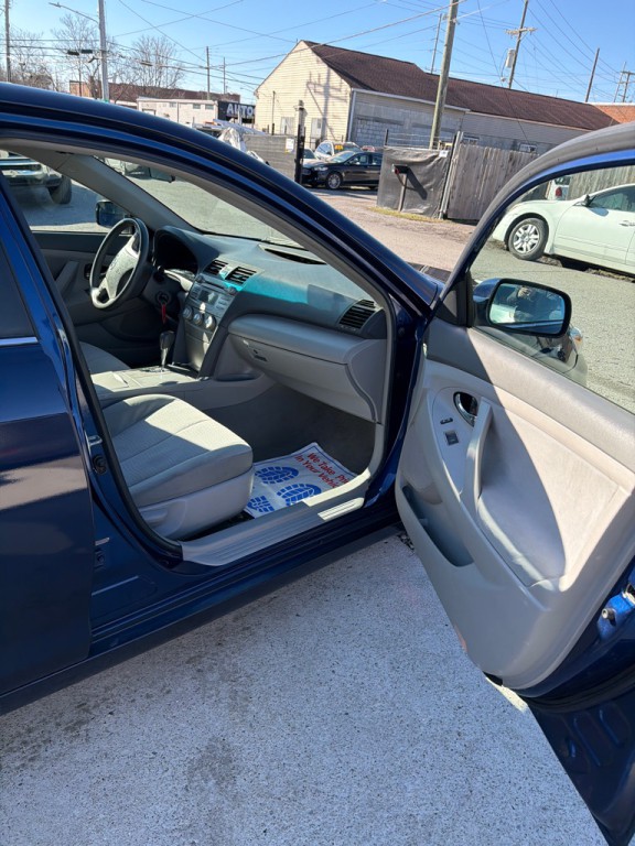 2010 Toyota Camry Image 9