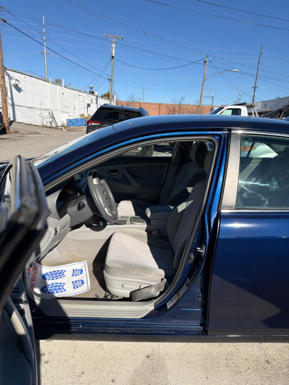 2010 Toyota Camry Image 12