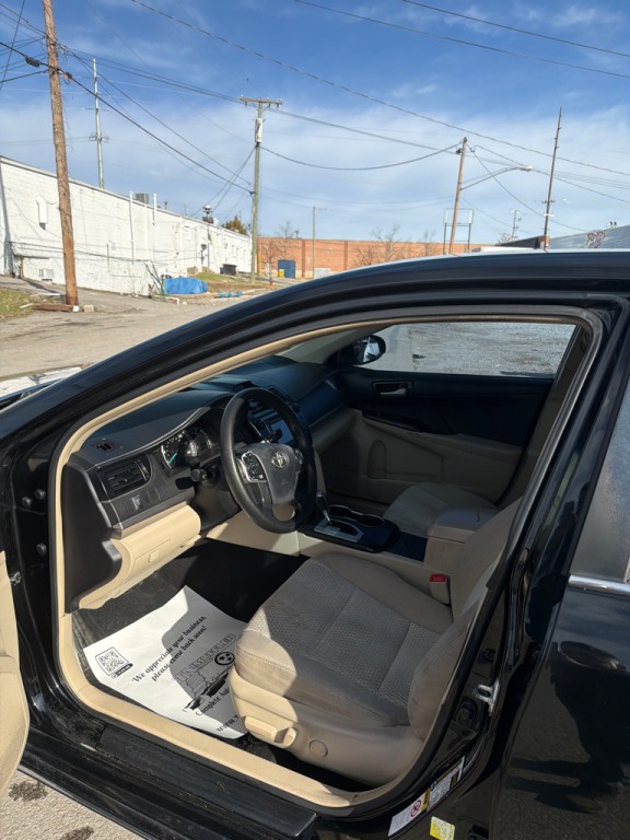 2013 Toyota Camry Image 8