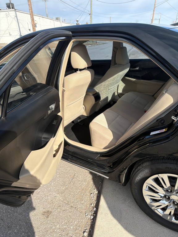 2013 Toyota Camry Image 9