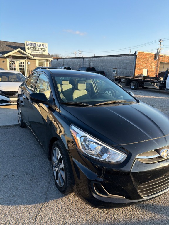 2017 Hyundai Accent Image 2