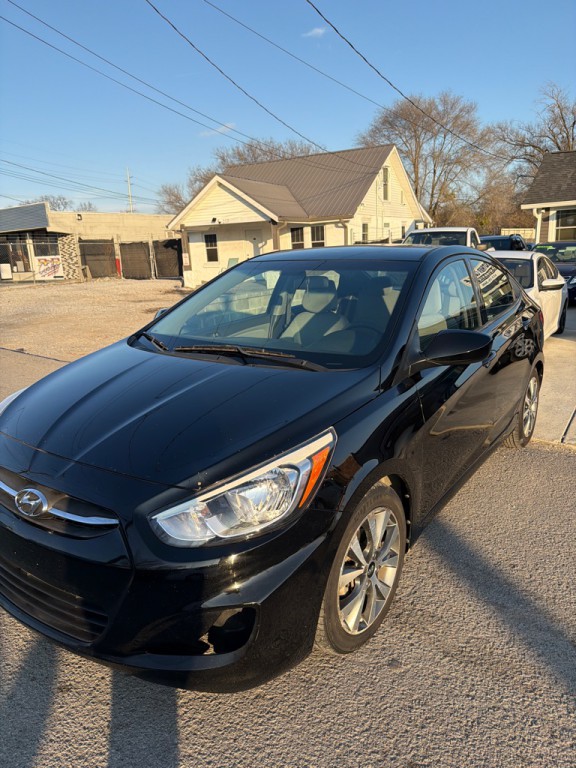 2017 Hyundai Accent Image 3