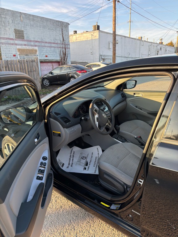 2017 Hyundai Accent Image 8