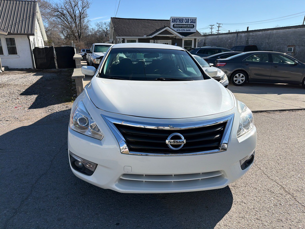 2015 Nissan Altima Image 1