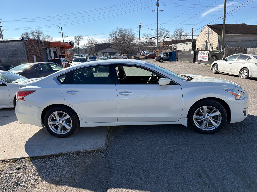 2015 Nissan Altima Image 7