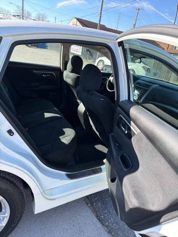 2015 Nissan Altima Image 9